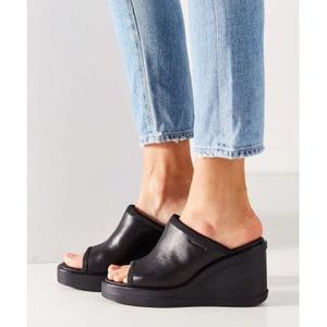 Vagabond Lorene wedge black (never worn)